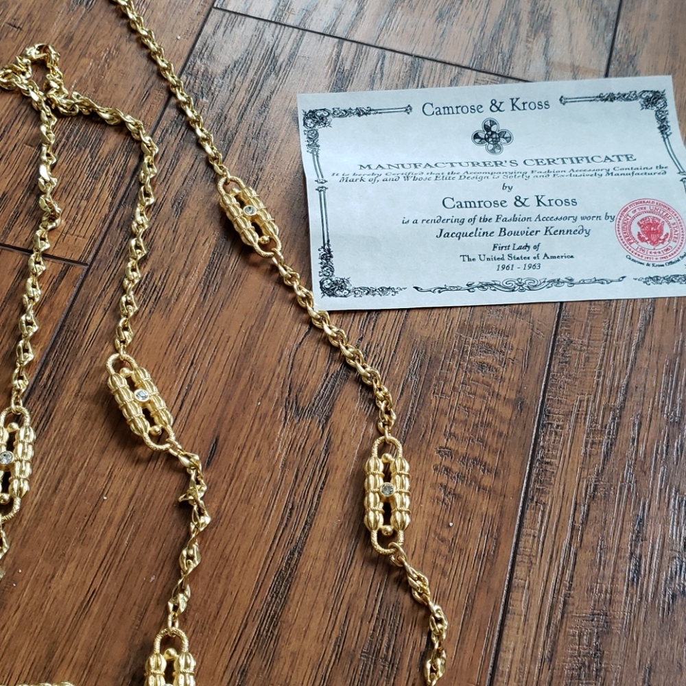 Gold and diamond necklace worn by Jackie Kennedy
